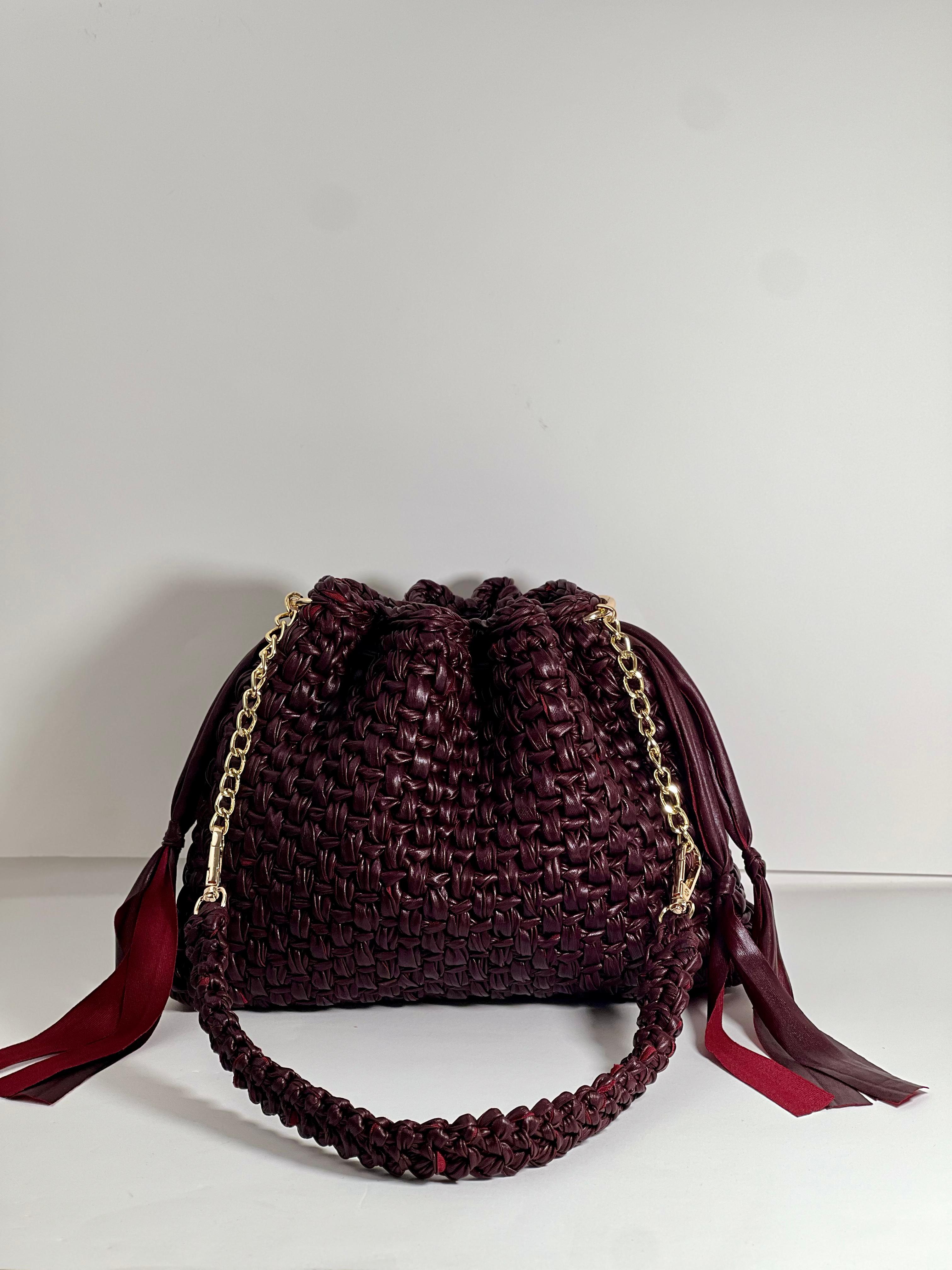 Borsa all’uncinetto Dust – Large in colore Borgogna | Artigianale elegante